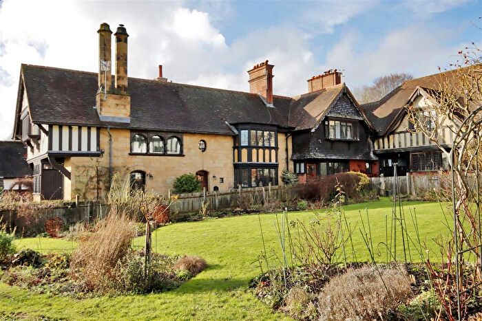 2 Bedroom Property For Sale In The Green, Leigh, Tonbridge, TN11