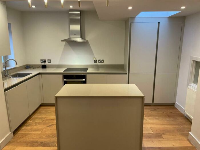 2 Bedroom Town House To Rent In Rodney Road, Cheltenham, GL50