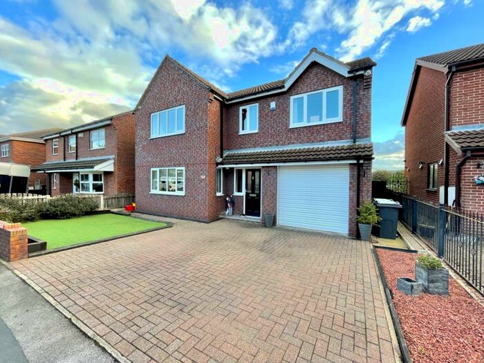 5 Bedroom House To Rent In Quarry Bank, Rotherham, S63