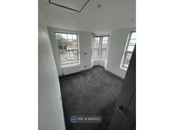 2 Bedroom Flat To Rent In Central Road, Stanford-Le-Hope, SS17