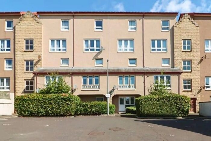 2 Bedroom Flat To Rent In Cross Street, Dysart, Kirkcaldy, KY1