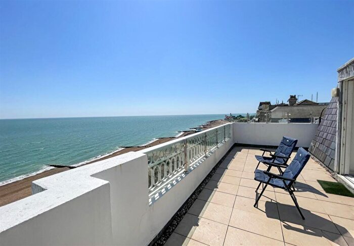 2 Bedroom Penthouse To Rent In - Grand Parade, Eastbourne, BN21