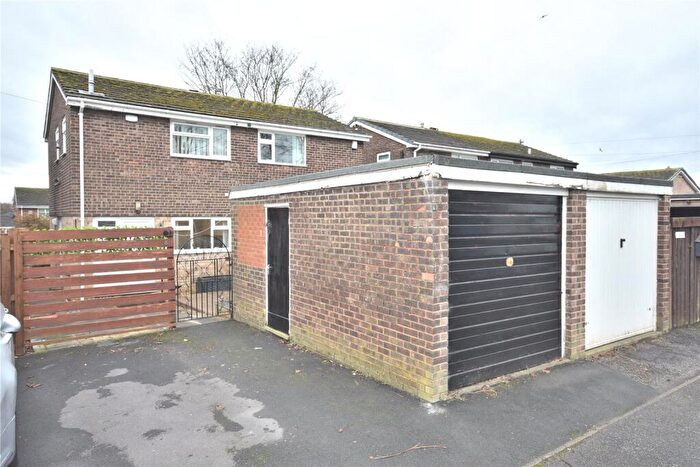 2 Bedroom Semi Detached House For Sale In Croftside Close, Leeds, West Yorkshire, LS14