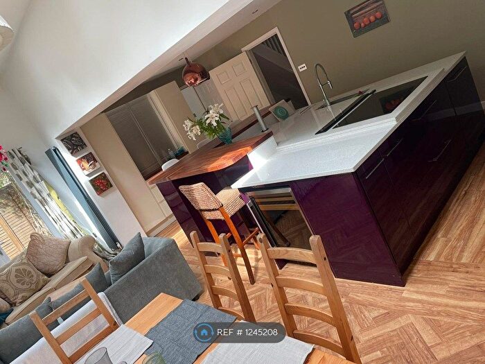 6 Bedroom Detached House To Rent In Baileys Mead Road, Bristol, BS16