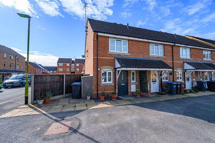 2 Bedroom End Of Terrace House For Sale In Gorseway, Hatfield, AL10