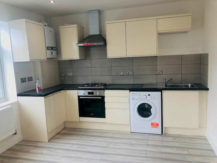 1 Bedroom Flat To Rent In Kenton Road, Harrow, Greater London, HA3