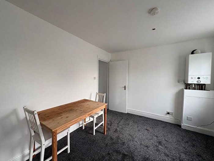 1 Bedroom Flat To Rent In Blackstock Road, London, N4