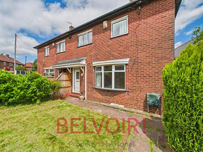 3 Bedroom Semi-Detached House To Rent In Rayleigh Way, Bentilee, Stoke-on-Trent, ST2
