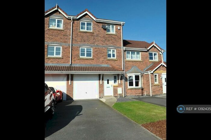 4 Bedroom Terraced House To Rent In Highclove Lane, Worsley, Manchester, M28