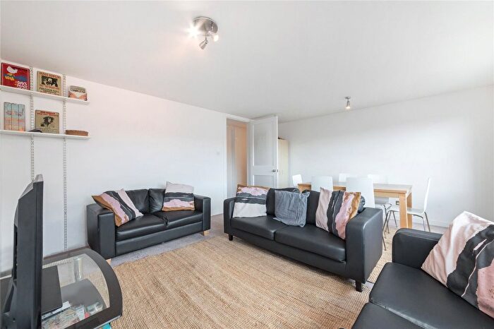 3 Bedroom Flat To Rent In Queen Anne Street, Marylebone, London, W1G