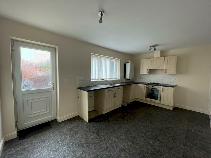 2 Bedroom Town House To Rent In Carr Hill Court, Balby, Doncaster, DN4