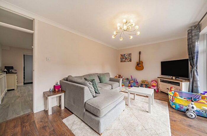2 Bedroom Terraced House For Sale In Aylesham Road, Orpington, BR6