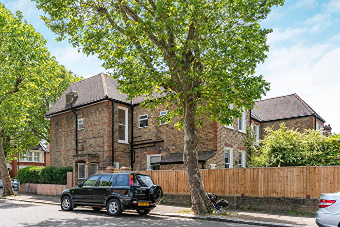 1 Bedroom Flat To Rent In Inchmery Road, SE6