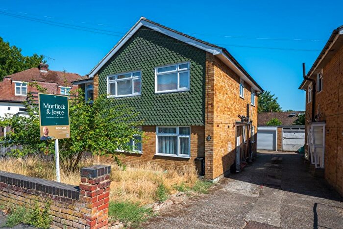 2 Bedroom Ground Maisonette For Sale In Crescent Gardens, Swanley, BR8