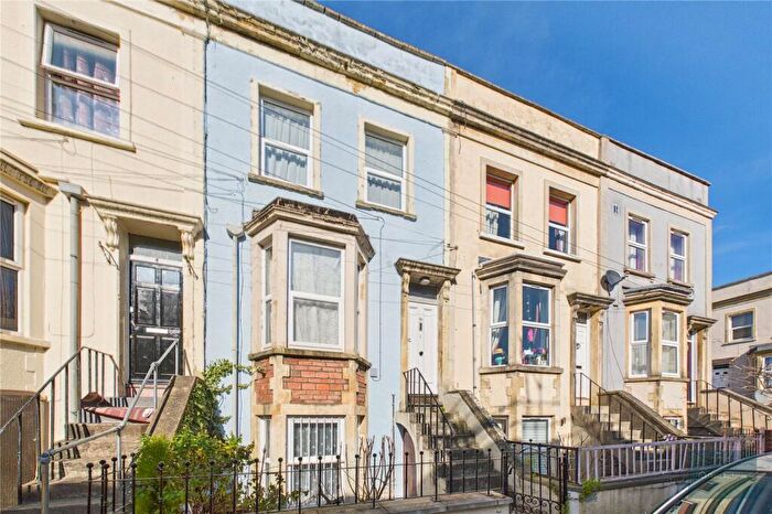 3 Bedroom Apartment To Rent In Gwyn Street, Bristol, BS2
