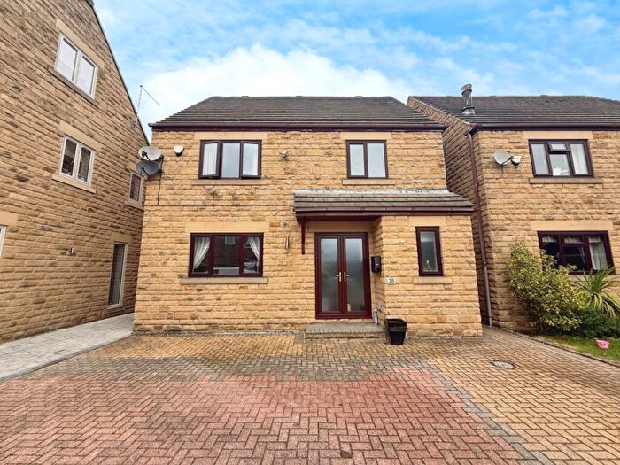 4 Bedroom Detached House To Rent In Yew Lane, Sheffield, S5