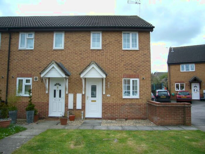 2 Bedroom Semi-Detached House To Rent In Braemar Close, Carterton, Oxon, OX18