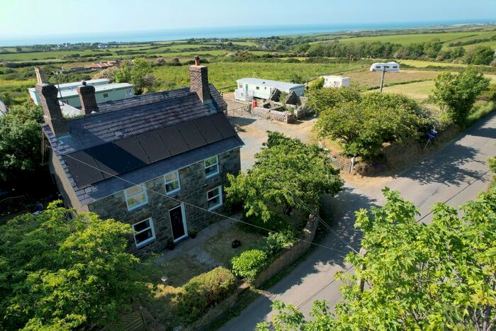 4 Bedroom Detached House For Sale In Llangwnadl, Pwllheli, LL53