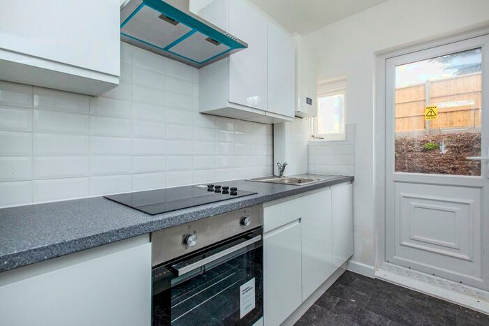 2 Bedroom Terraced House To Rent In Raymond Road, SL6