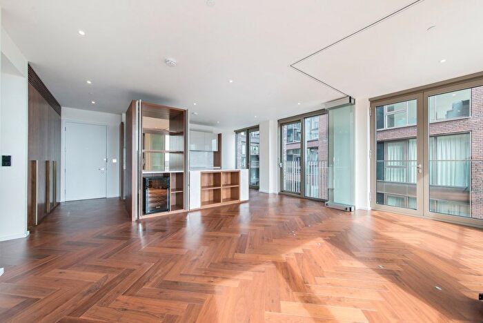 2 Bedroom Flat To Rent In Capital Building, Embassy Gardens, London, SW11