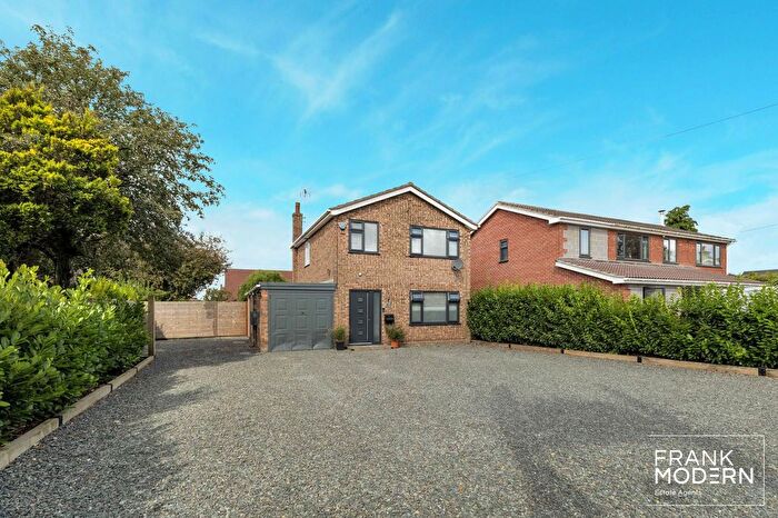 3 Bedroom Detached House For Sale In Backgate, Cowbit, PE12