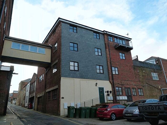 2 Bedroom Flat To Rent In Union Road, Ryde, PO33