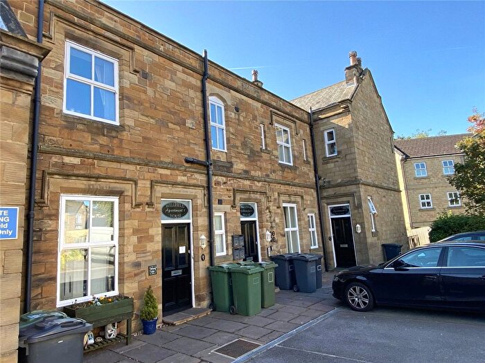 1 Bedroom Flat To Rent In Halifax Road, Staincliffe, Dewsbury, West Yorkshire, WF13