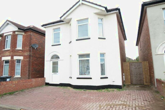 6 Bedroom House To Rent In Bedroom Detached House In Charminster, BH8