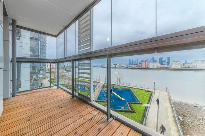 2 Bedroom Flat To Rent In Canary View, Dowells Street, Greenwich, London, SE10