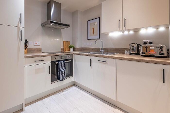 1 Bedroom Apartment To Rent In North Street, Leeds, West Yorkshire, LS2