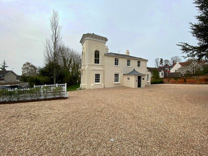 2 Bedroom Flat To Rent In Coppid Hall, Warfield Road, Bracknell, Warfield Road, Bracknell, RG42