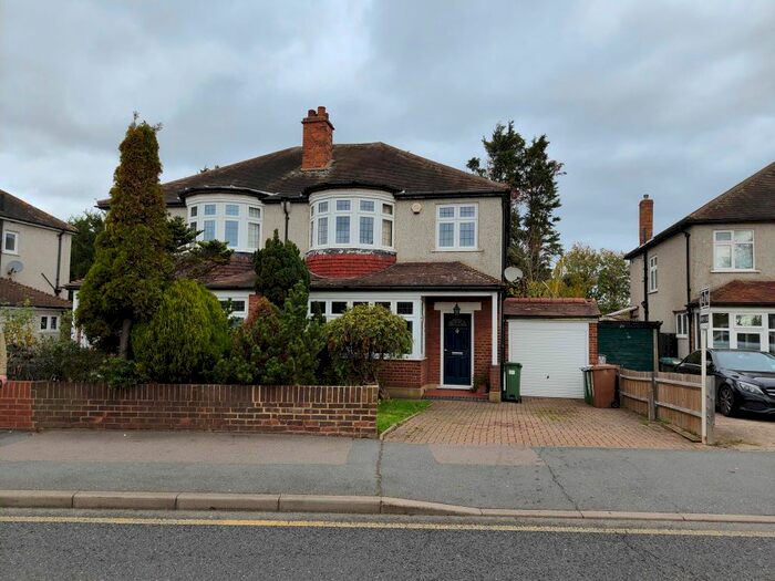 3 Bedroom Semi-Detached House To Rent In Faraday Avenue, Sidcup, DA14