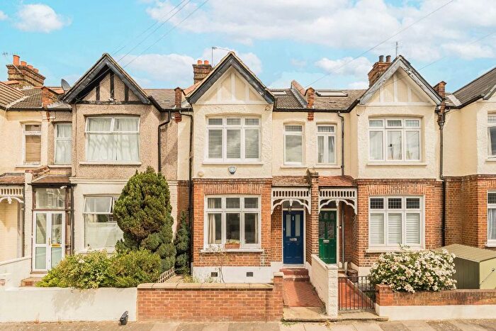 4 Bedroom Property For Sale In Eswyn Road, Tooting, SW17