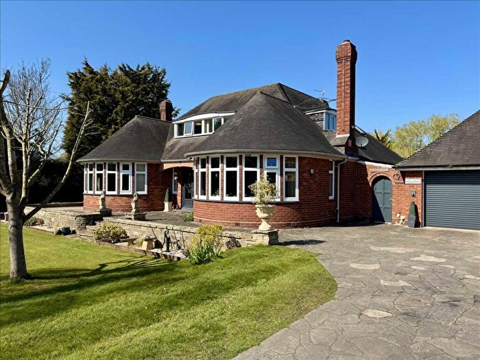 4 Bedroom Detached Bungalow For Sale In Humberston Avenue, Humberston, Grimsby, DN36