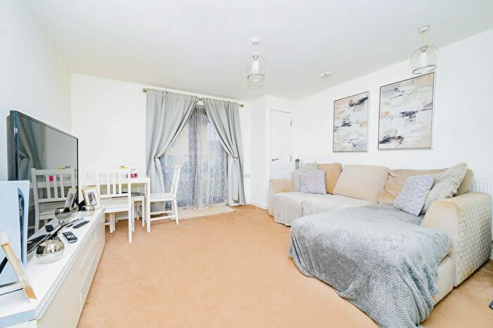 1 Bedroom Flat For Sale In Jonathan Henry Place, Luton, Bedfordshire, LU4