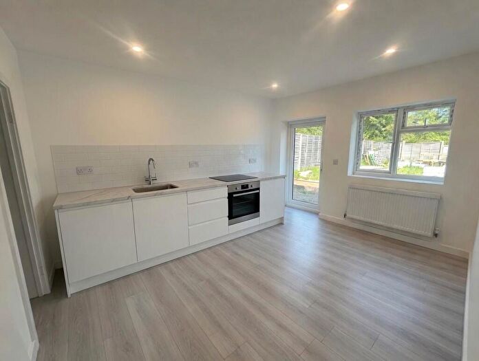 4 Bedroom Semi Detached House To Rent In Guildford, GU2