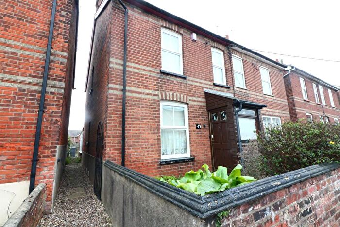 3 Bedroom Semi Detached House For Sale In Grimsey Road, Leiston, IP16