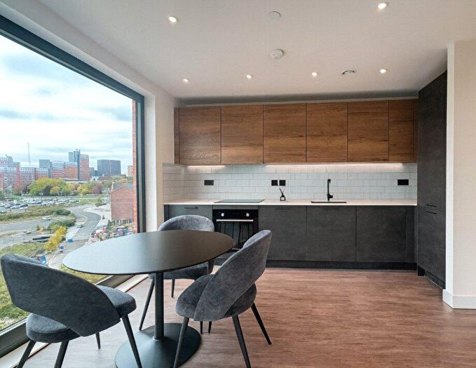 2 Bedroom Apartment To Rent In Ashted Wharf, Glasswater Locks, B4