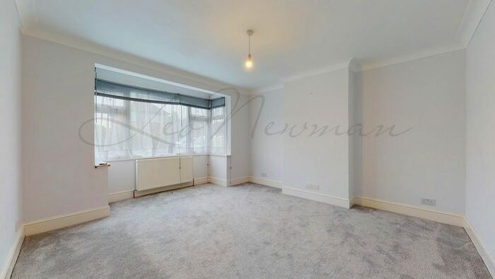 2 Bedroom Maisonette To Rent In Kenilworth Road, Ashford, TW15