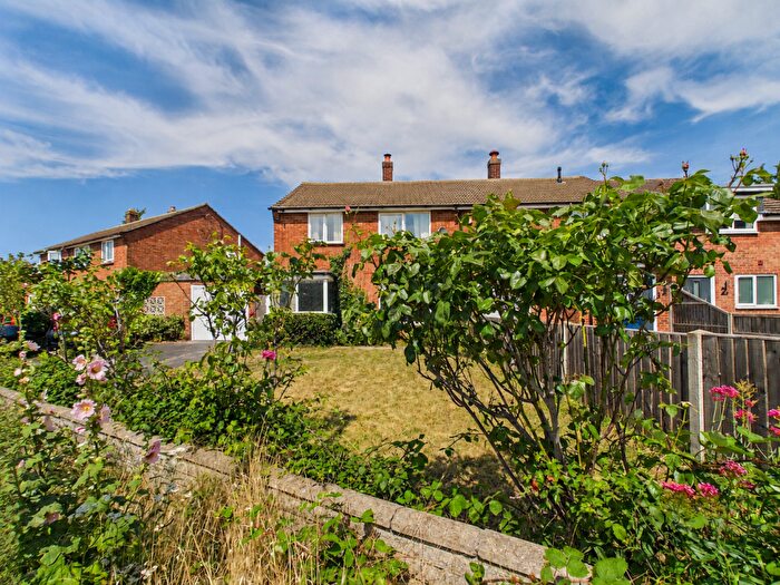 3 Bedroom Semi-Detached House To Rent In Cheney Way, Cambridge, CB4