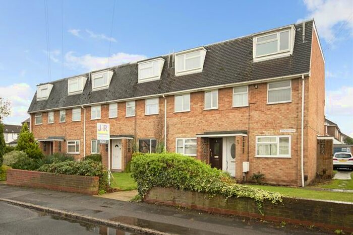 2 Bedroom Maisonette To Rent In Bower Way, Cippenham, Slough, SL1