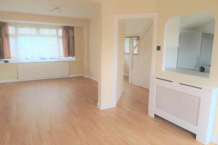 3 Bedroom End Of Terrace House To Rent In Wadham Gardens, Greenford, UB6