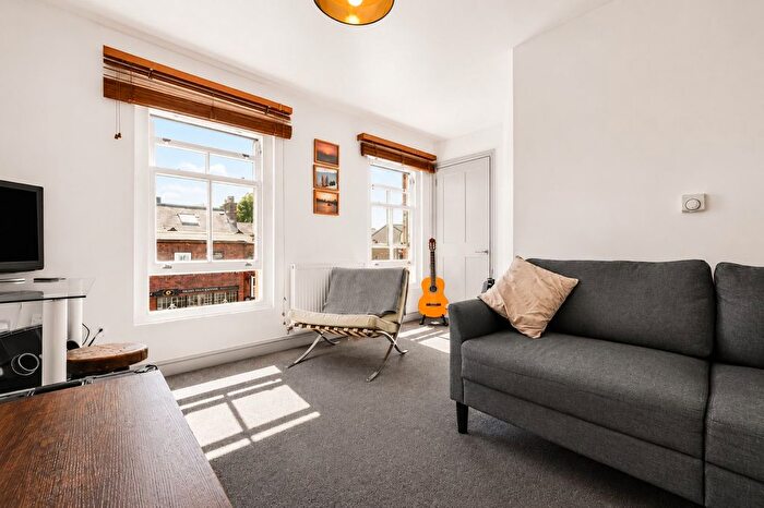 1 Bedroom Flat For Sale In London Road, St. Albans, AL1