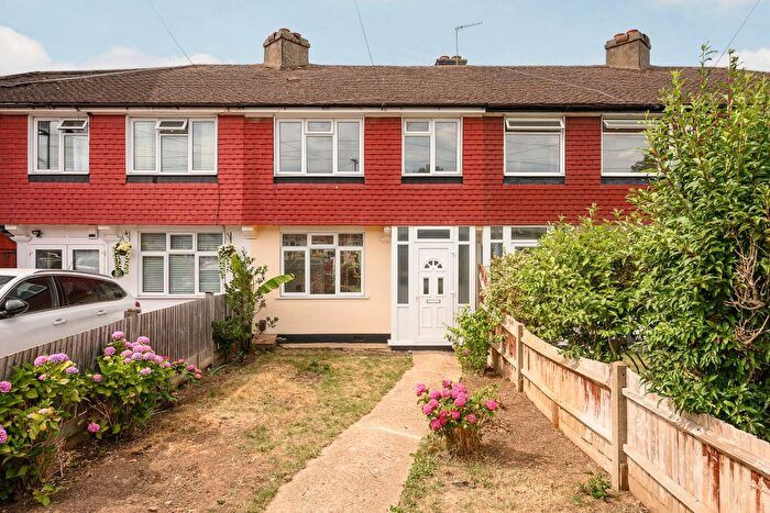 3 Bedroom Terraced House To Rent In Knollmead, Surbiton, KT5