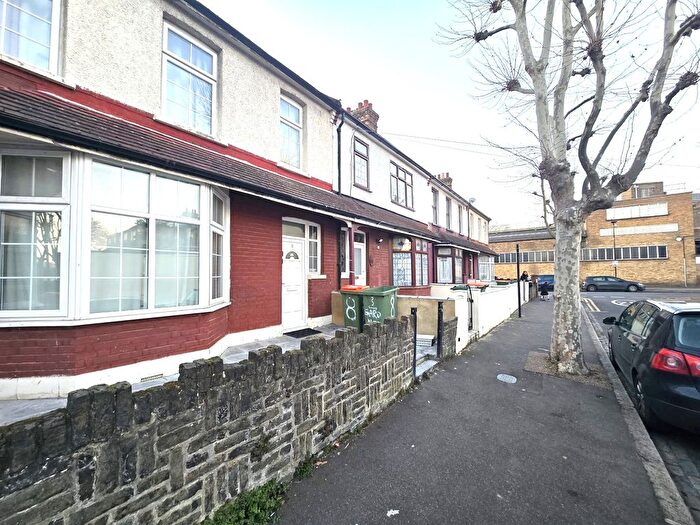 5 Bedroom Terraced House To Rent In Gardner Road, London, E13
