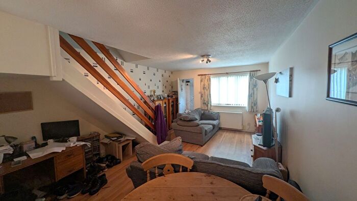 2 Bedroom Terraced House To Rent In Repton Close, Luton, LU3