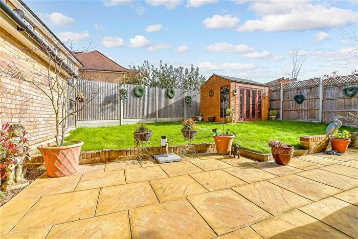 4 Bedroom Detached House For Sale In Pilgrim Close, Marden, Kent, TN12