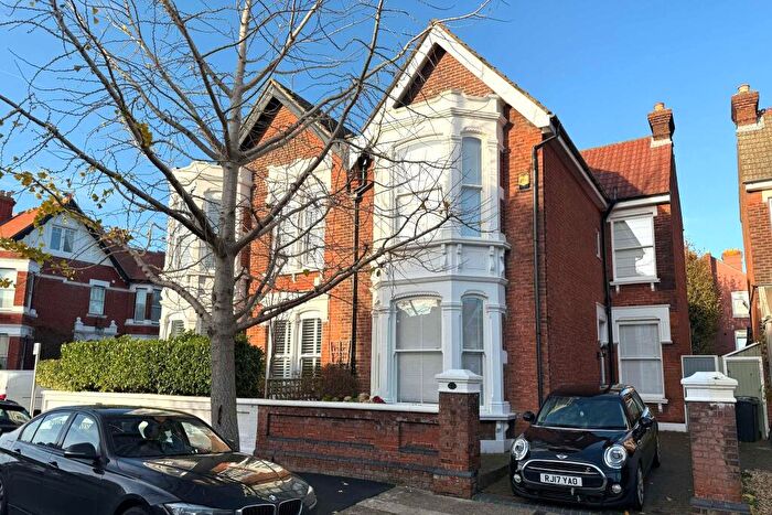 5 Bedroom Semi-Detached House To Rent In Nettlecombe Avenue, Southsea Unfurnished, PO4