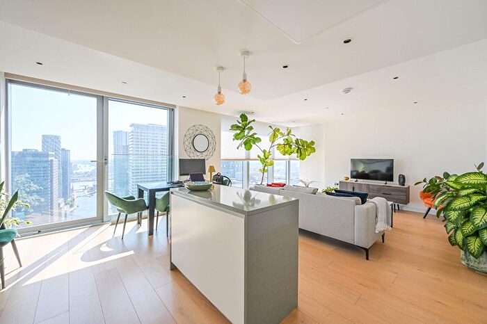 2 Bedroom Flat For Sale In Landmark Pinnacle, Canary Wharf, London, E14