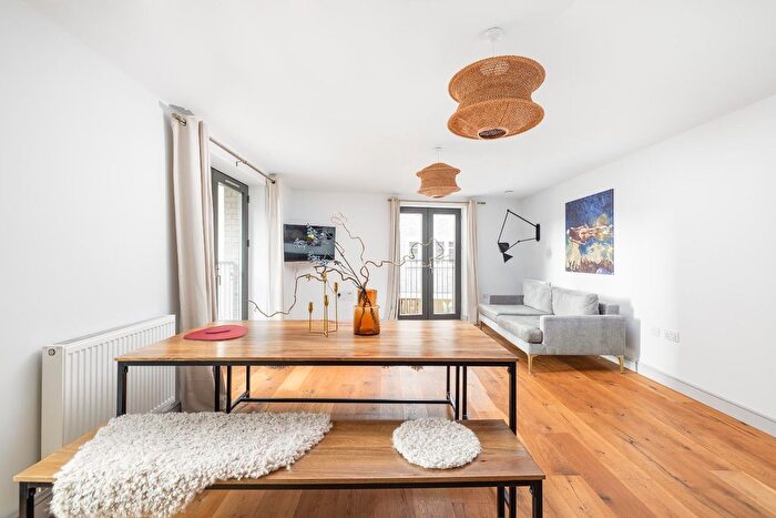 2 Bedroom Flat For Sale In Sugar House, Redcliffe, BS1